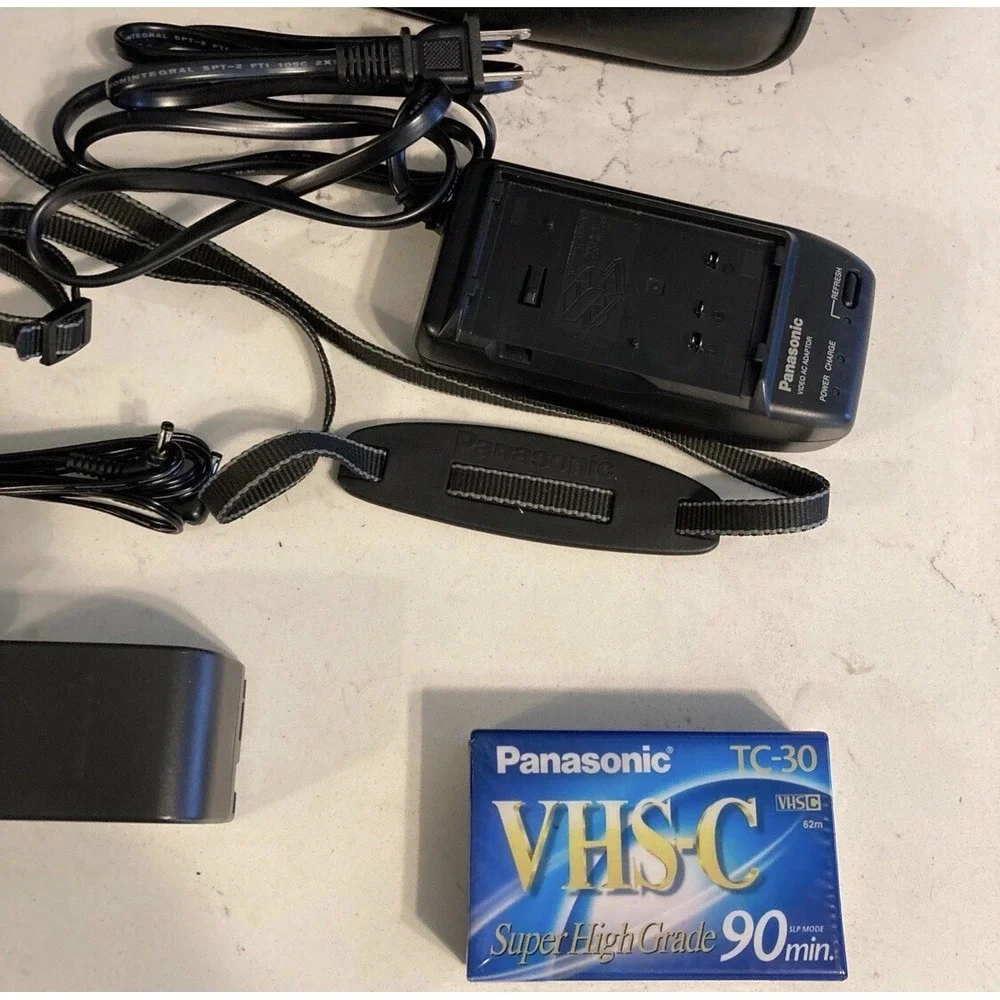 Panasonic Palmcorder 150X Digital HD PV-L501D VHS-C Palm Sight Camcorder WORKS